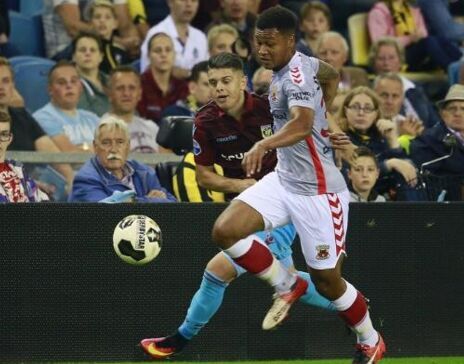 于他更为冷 于他更为冷